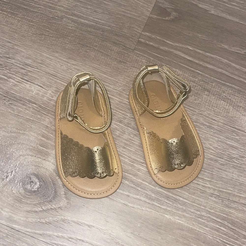 Gold Scalloped Velcro Sandals 6-12 Months